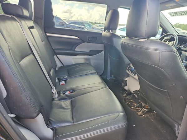 2019 TOYOTA HIGHLANDER LE/LE Plus