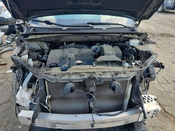 2019 TOYOTA HIGHLANDER LE/LE Plus