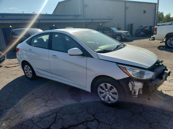 2017 HYUNDAI ACCENT SE Base