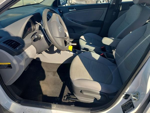 2017 HYUNDAI ACCENT SE Base