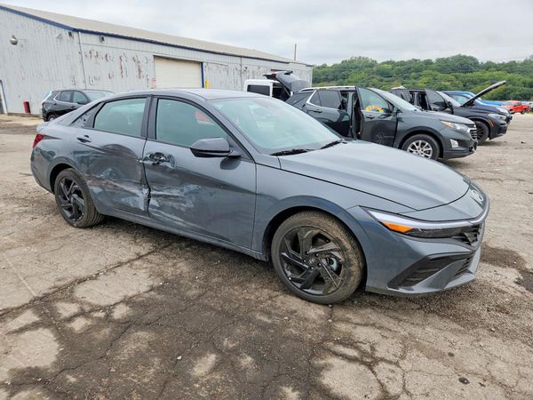 2026 HYUNDAI ELANTRA — Passenger 3/4