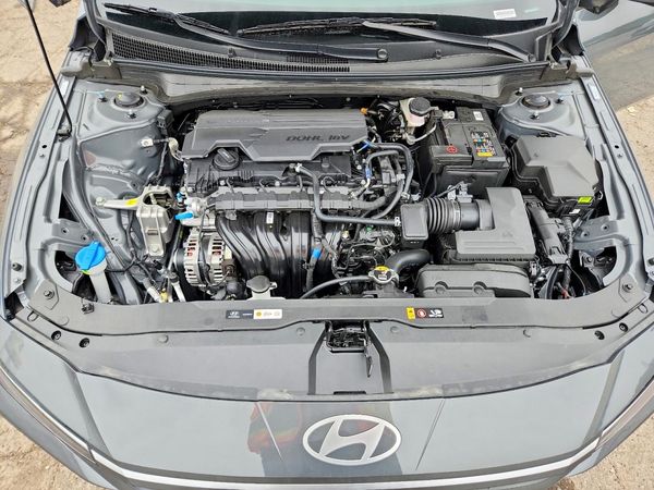 2026 HYUNDAI ELANTRA — Engine bay
