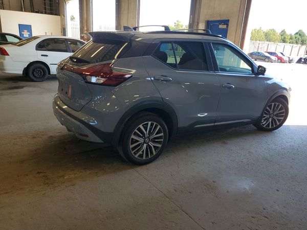 2021 NISSAN KICKS SR