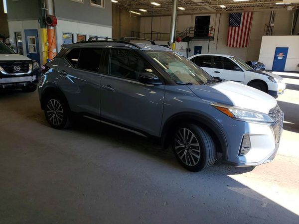 2021 NISSAN KICKS SR