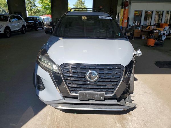 2021 NISSAN KICKS SR