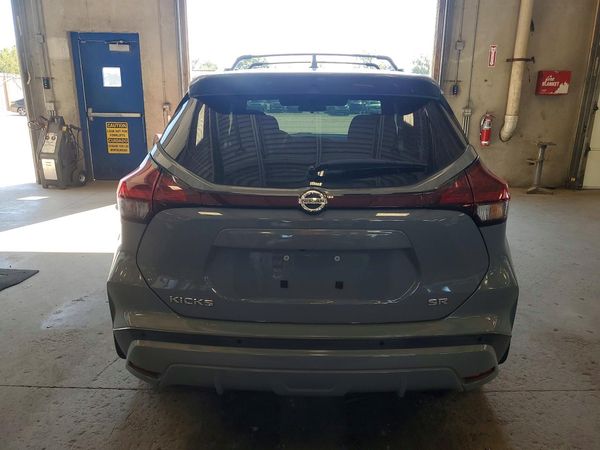 2021 NISSAN KICKS SR