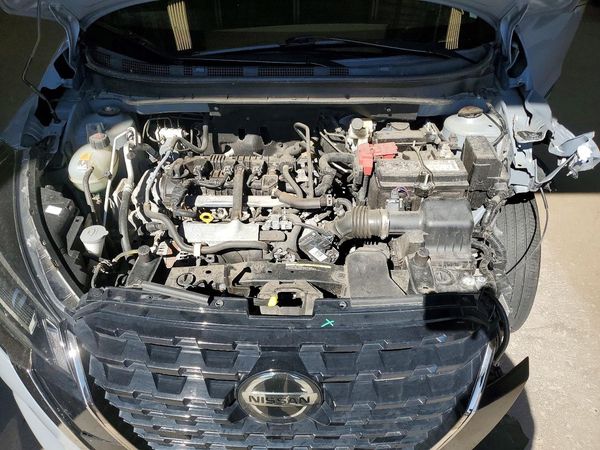 2021 NISSAN KICKS SR