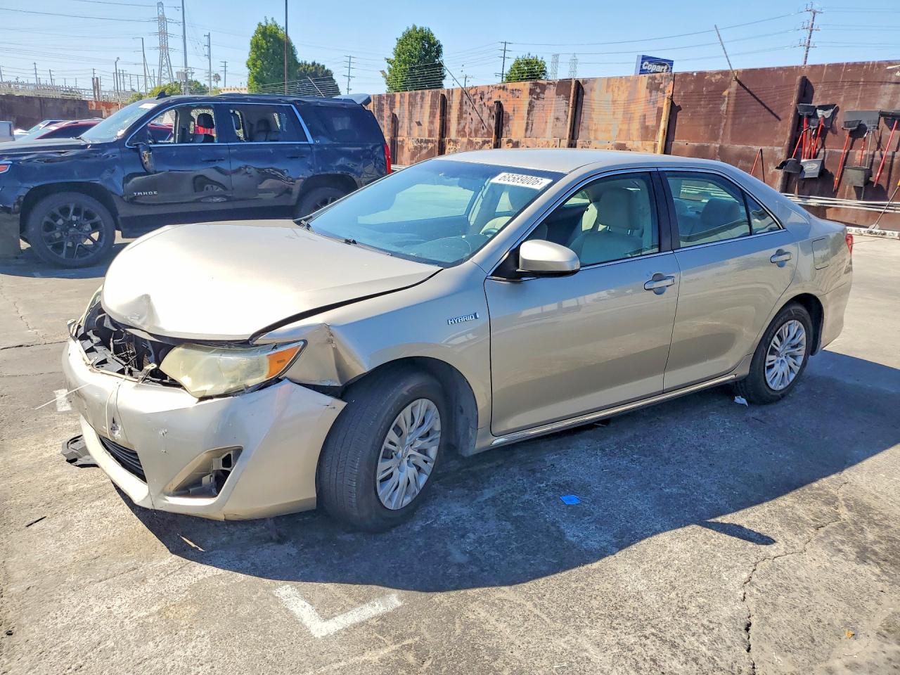 2013 TOYOTA CAMRY SOLA Hybrid — Front 3/4
