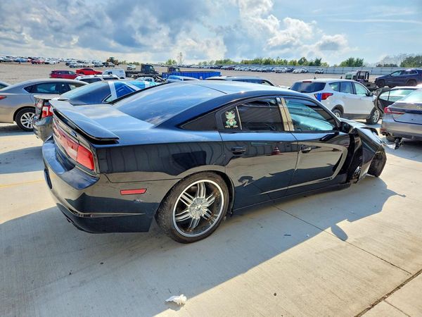 2014 DODGE CHARGER SE