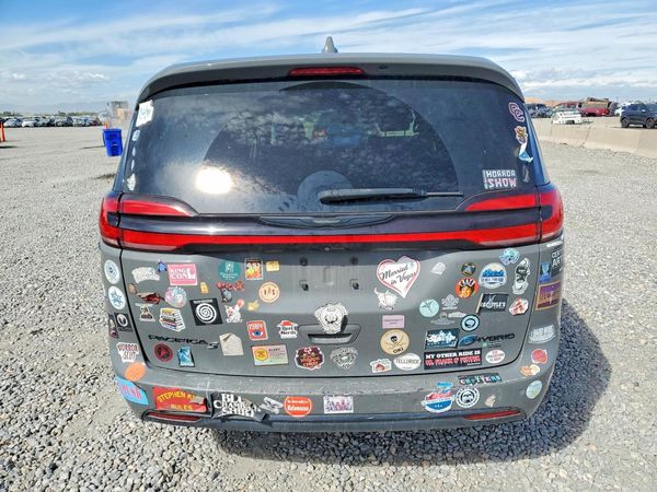 2022 CHRYSLER PACIFICA Touring L — DIRR