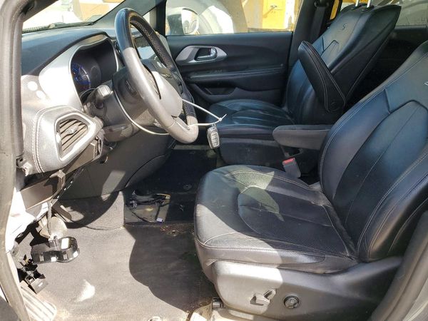 2022 CHRYSLER PACIFICA Touring L — DENT