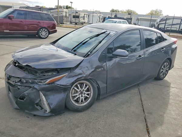 2022 TOYOTA PRIUS — Front 3/4