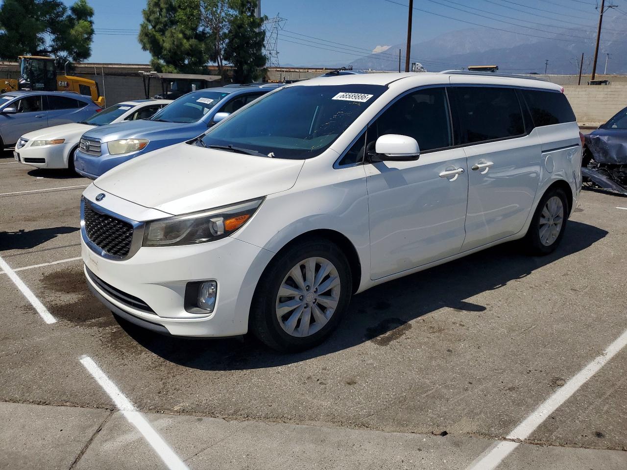 2015 KIA SEDONA GLS - Middle level — Front 3/4
