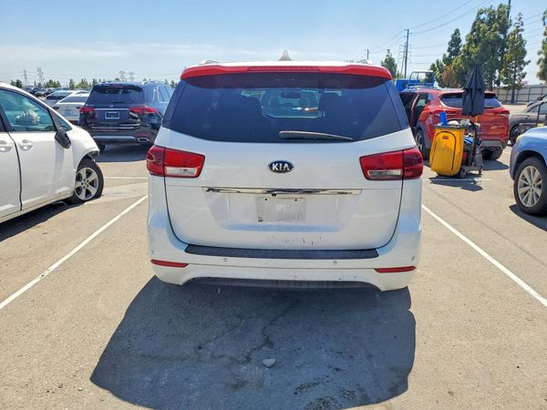 2015 KIA SEDONA GLS - Middle level — DIRR