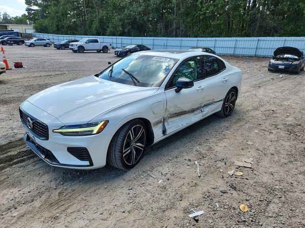 2021 VOLVO S60