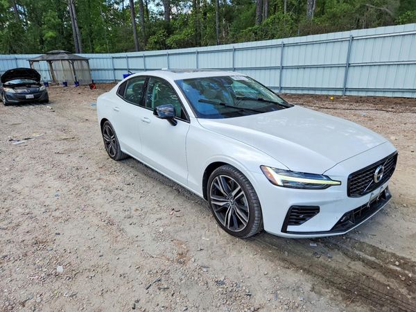2021 VOLVO S60 R-design (Momentum)