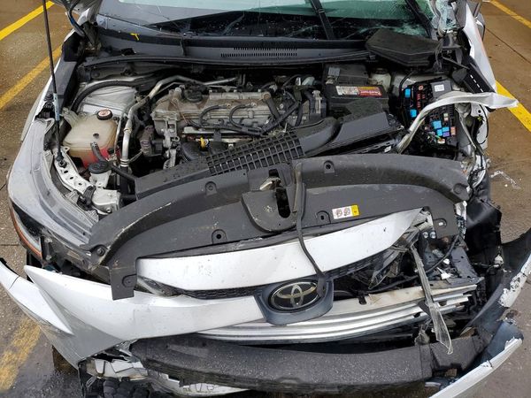 2021 TOYOTA COROLLA LE — Engine bay