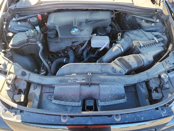 2015 BMW X1 — Engine bay