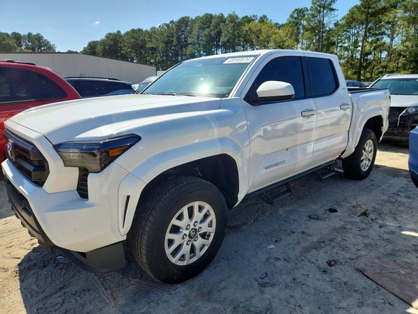 2024 TOYOTA TACOMA — Front 3/4