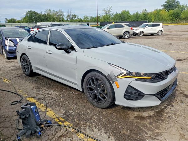 2022 KIA K5