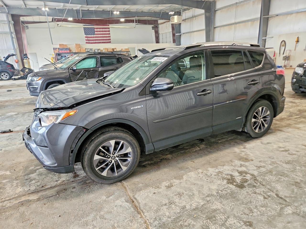 2016 TOYOTA RAV4 XLE (M Grade) — Front 3/4