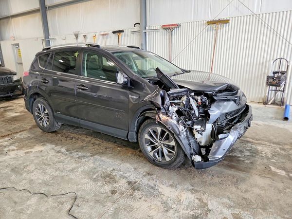 2016 TOYOTA RAV4 XLE (M Grade) — Passenger 3/4