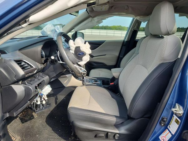 2020 SUBARU FORESTER Prm+ES+KA — DENT