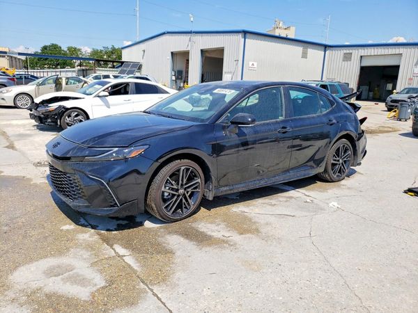2026 TOYOTA CAMRY — Front 3/4