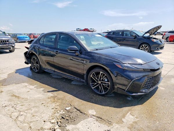 2026 TOYOTA CAMRY — Passenger 3/4