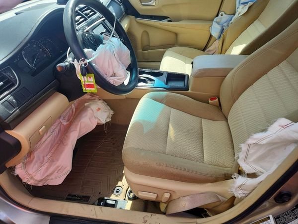 2015 TOYOTA CAMRY — DENT