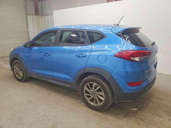 2017 HYUNDAI TUCSON SE (no options) — DSRA