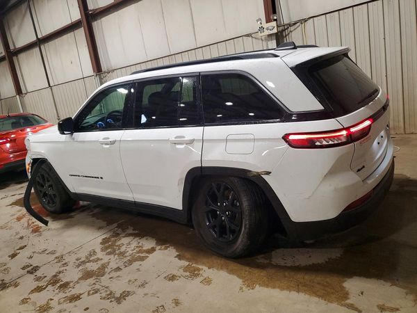 2026 JEEP GRAND CHEROKEE Base, Laredo