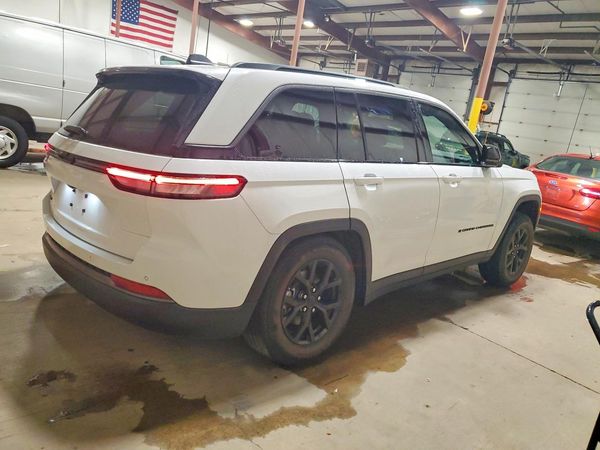 2026 JEEP GRAND CHEROKEE Base, Laredo