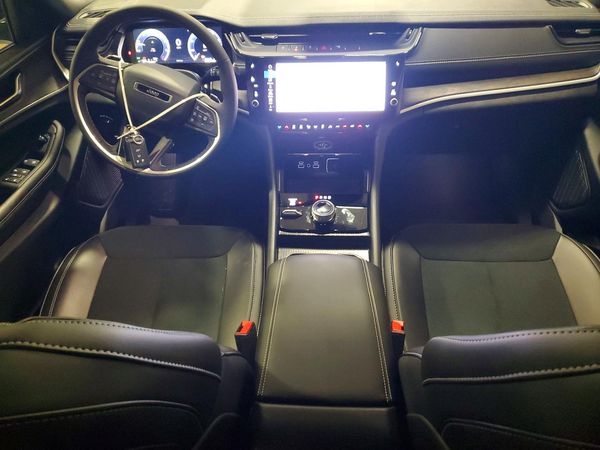 2026 JEEP GRAND CHEROKEE Base, Laredo