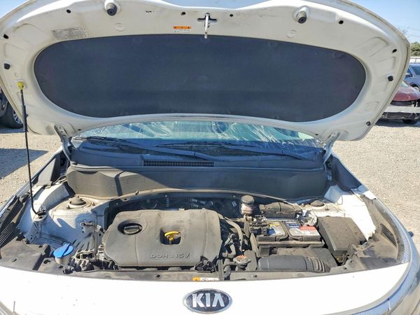 2021 KIA SELTOS S — Engine bay