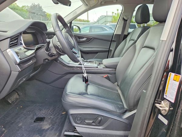 2020 AUDI Q7 quattro Premium Plus