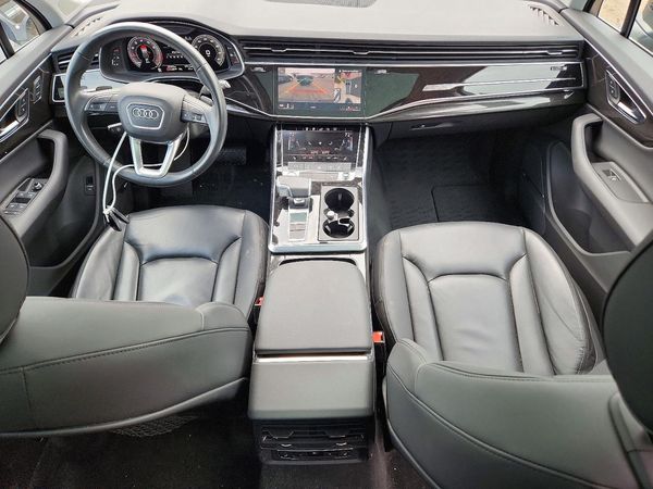 2020 AUDI Q7 quattro Premium Plus
