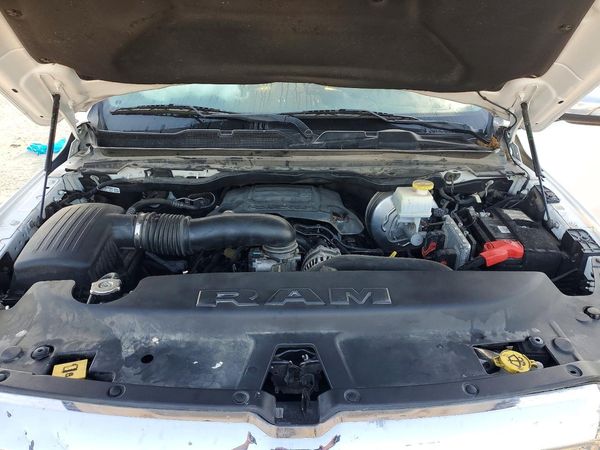 2022 RAM 1500 Laramie — Engine bay