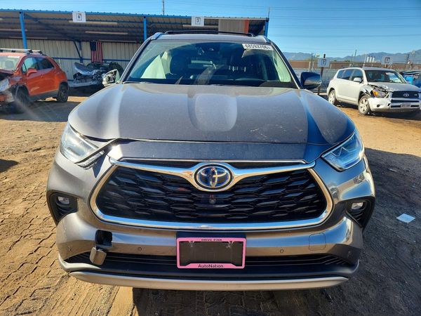 2021 TOYOTA HIGHLANDER Platinum