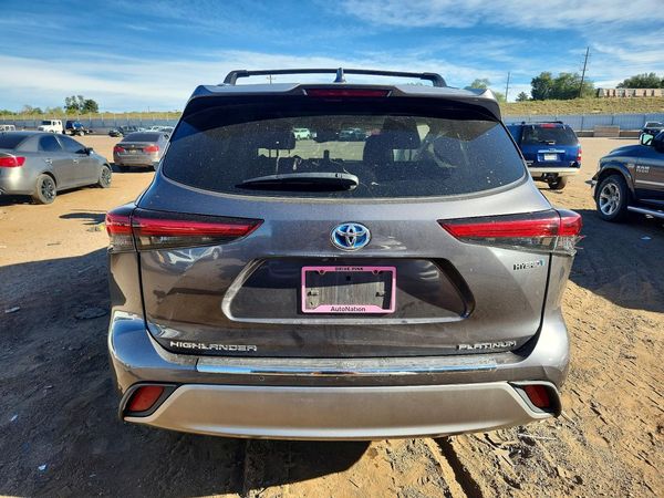 2021 TOYOTA HIGHLANDER Platinum