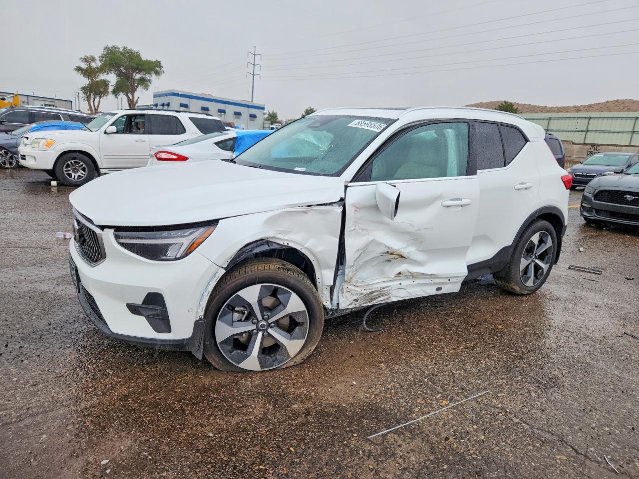2025 VOLVO XC40 Plus Bright