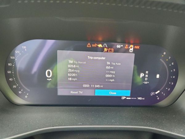 2025 VOLVO XC40 Plus Bright