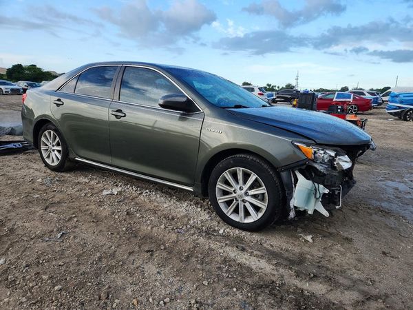 2012 TOYOTA CAMRY SOLA Hybrid
