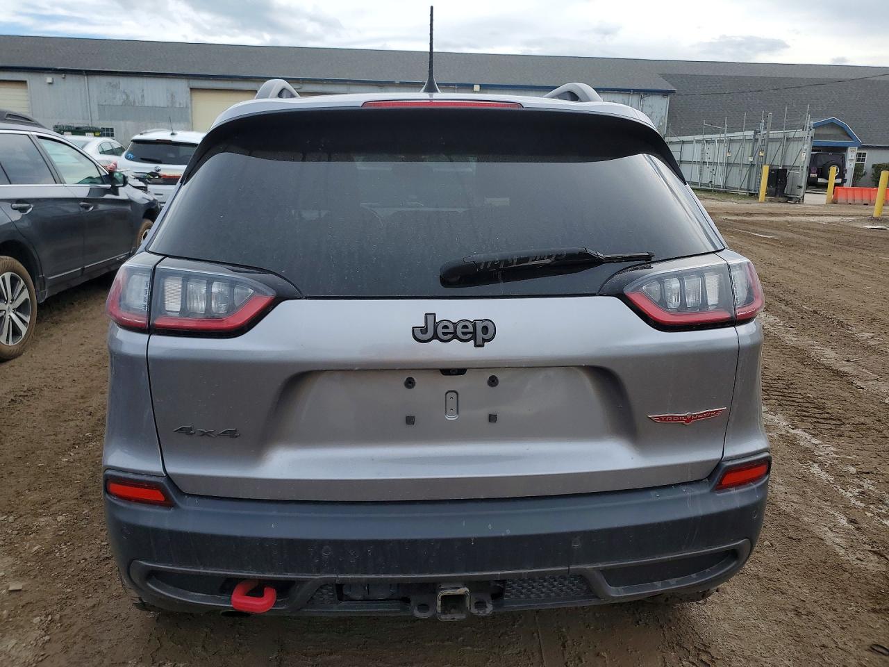 2019 JEEP CHEROKEE — Front 3/4