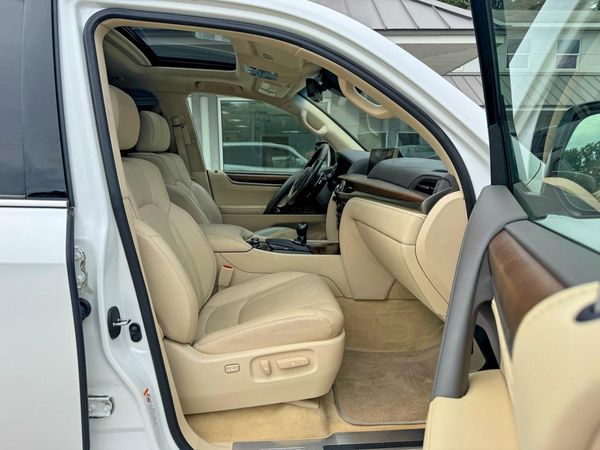 2016 LEXUS LX 570