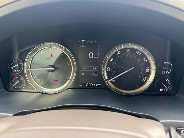 2016 LEXUS LX 570