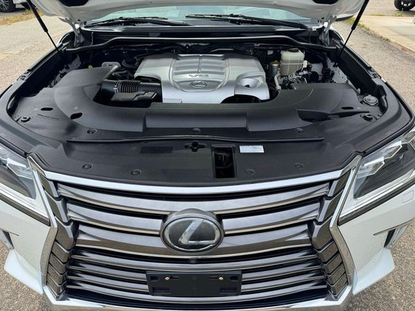 2016 LEXUS LX 570