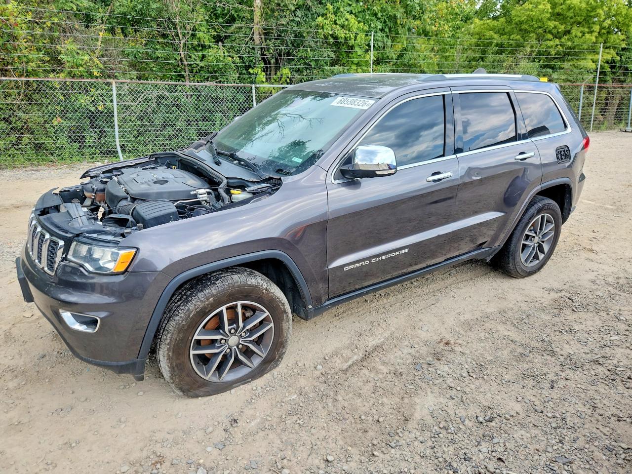 2018 JEEP CHEROKEE Limited — Front 3/4