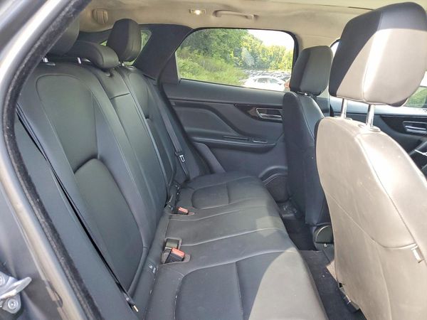 2019 JAGUAR F-PACE