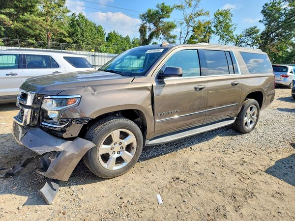 2015 CHEVROLET SUBURBAN LT — Front 3/4